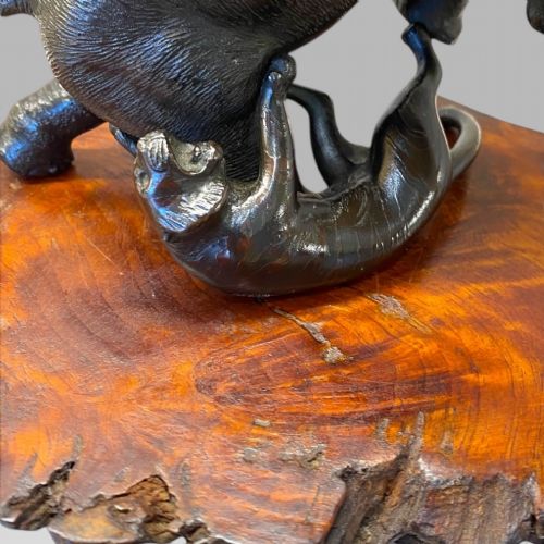 JAPANESE MEIJI BRONZE SCULPTURE ELEPHANT FIGHTING TIGERS BY TSUNEMITSU - ADDITIONAL PHOTO 4