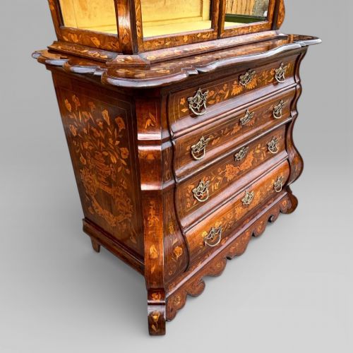 EDWARDS ROBERTS DUTCH MARQUETRY DISPLAY CABINET ON CHEST - ADDITIONAL PHOTO 7