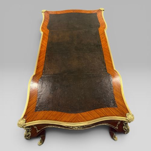 ANTIQUE KINGWOOD PARQUETRY ORMOLU MOUNTED BUREAU PLAT IN THE LOUIS XV STYLE - ADDITIONAL PHOTO 7