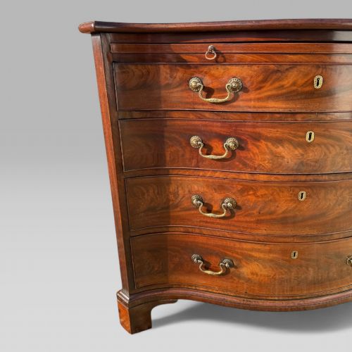 ANTIQUE GEORGIAN 1760 MAHOGANY SERPENTINE CHEST OF DRAWERS WRITING BRUSH SLIDE - ADDITIONAL PHOTO 4