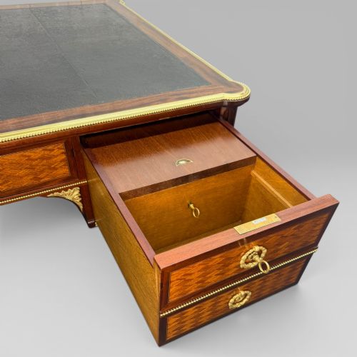 LOUIS XVI STYLE MAHOGANY SATINE PARQUETRY DESK BY FRANOIS LINKE NO 484 - ADDITIONAL PHOTO 11