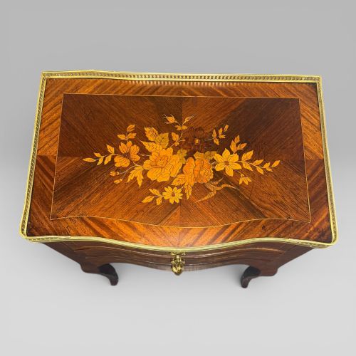 ANTIQUE FRENCH LOUIS XV KINGWOOD FLORAL MARQUETRY PETITE COMMODE CIRCA 1890 - ADDITIONAL PHOTO 4