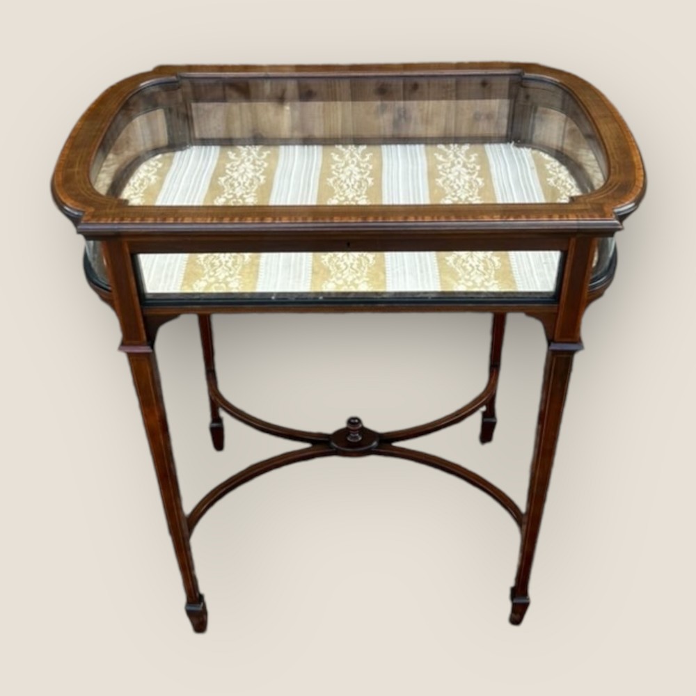 Edwardian Mahogany Inlaid Bijouterie Table