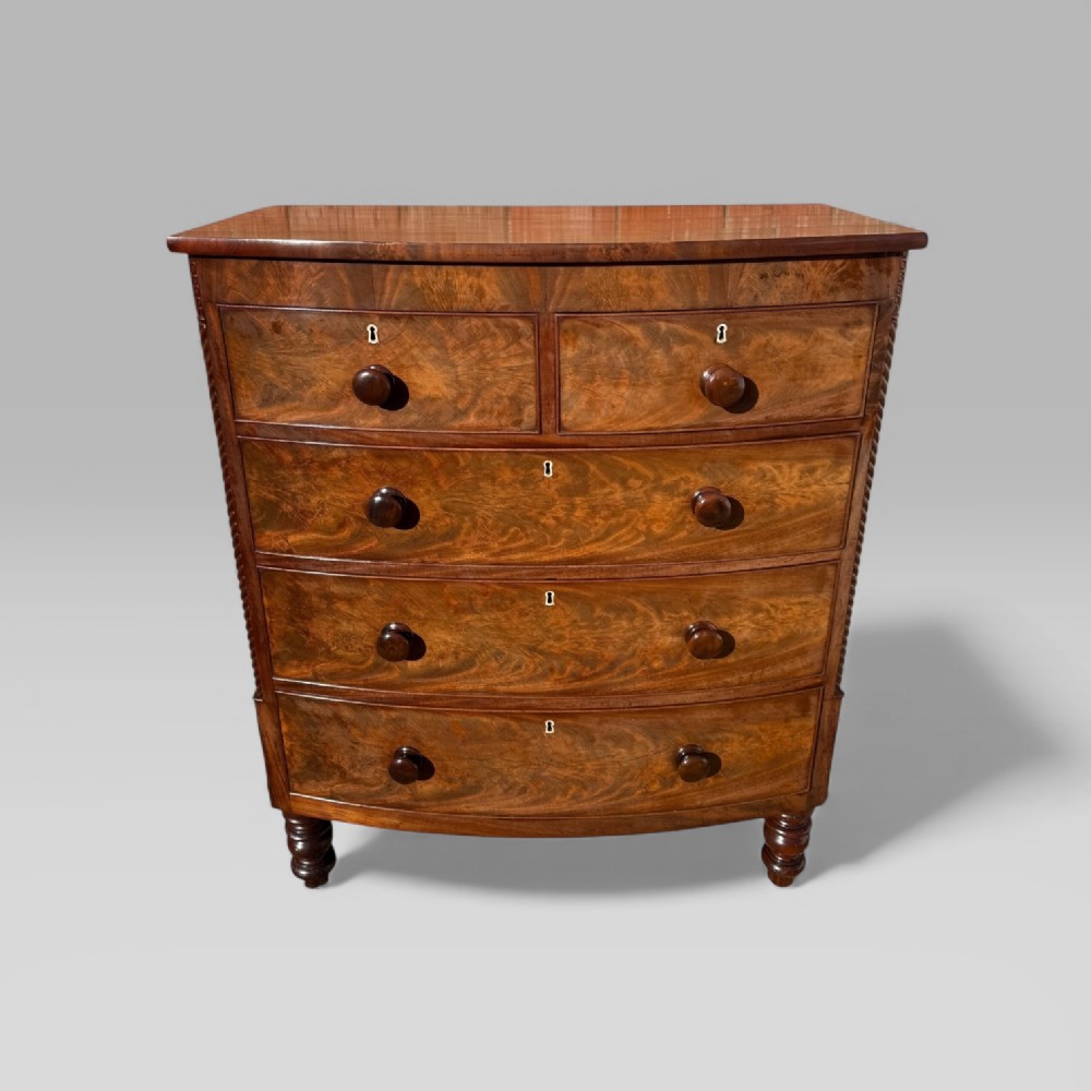 Antique Victorian Mahogany Bow Front Chest of Drawers with Wooden Handles