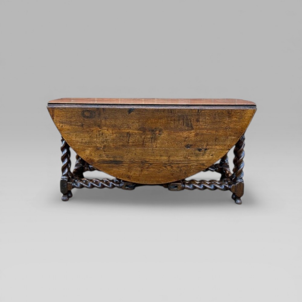 20th Century Oak Double Gateleg Dining Table in the 18th Century Style View VII