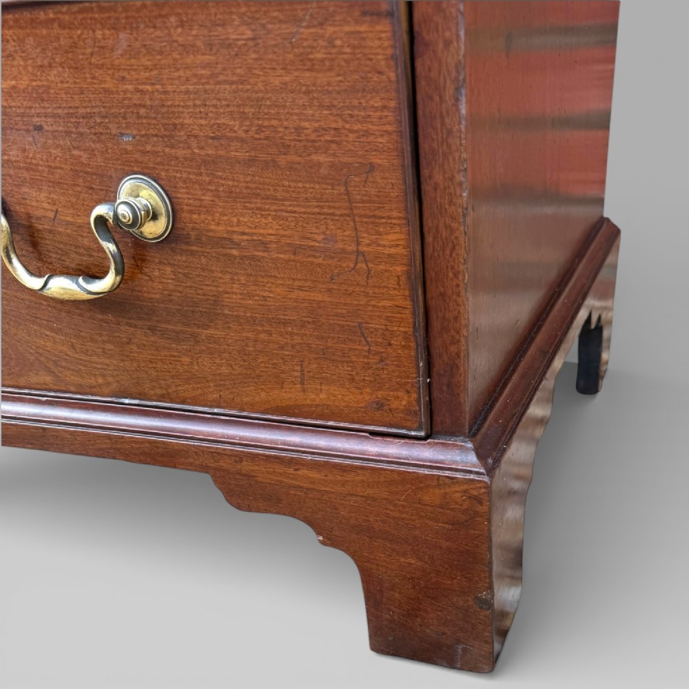 Small Antique Georgian Cuban Mahogany & Walnut Crossbanded Chest of Drawers View VI