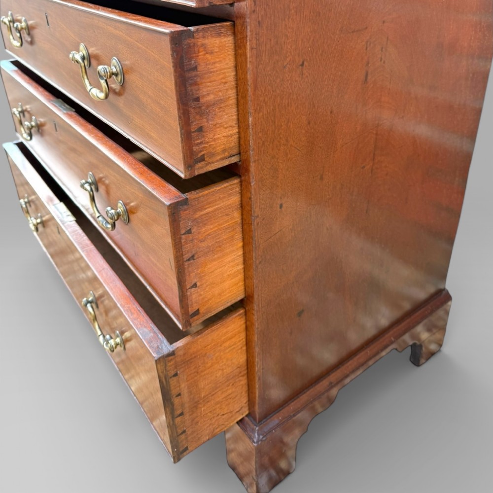 Small Antique Georgian Cuban Mahogany & Walnut Crossbanded Chest of Drawers View VII