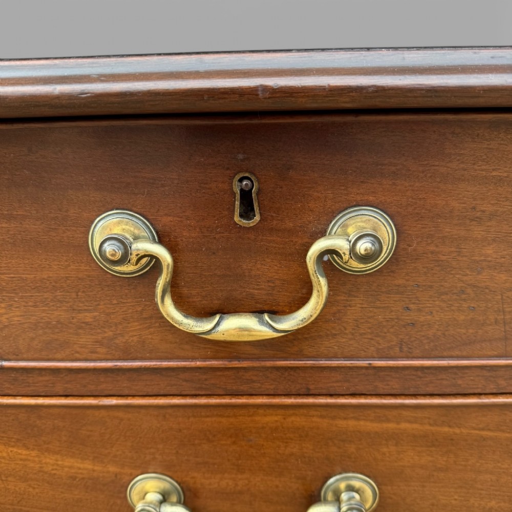 Small Antique Georgian Cuban Mahogany & Walnut Crossbanded Chest of Drawers View VIII