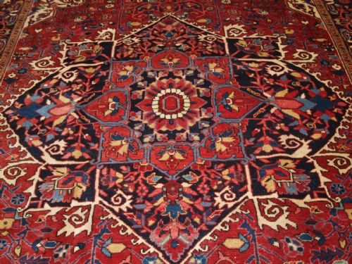 fig 1. ANTIQUE HERIZ CARPET WITH TRADITIONAL DESIGN, GREAT CONDITION, SUPERB COLOUR, CIRCA 1900