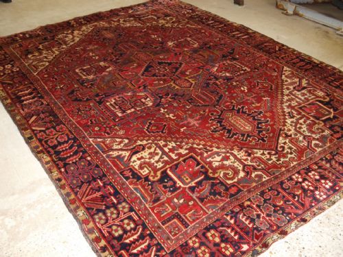 Old Heriz Carpet with Traditional Design, Great Condition, Ideal Furnishing Carpet, Abt 60 Yrs Old