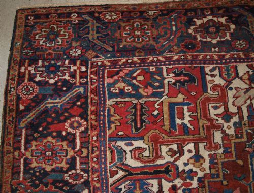fig 1. ANTIQUE HERIZ CARPET WITH CENTRAL MEDALLION, GOOD COLOURS, CIRCA 1900