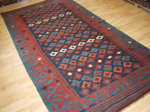 Antique Varamin Kilim of Traditional Design, Excellent Condition, Circa 1900/20
