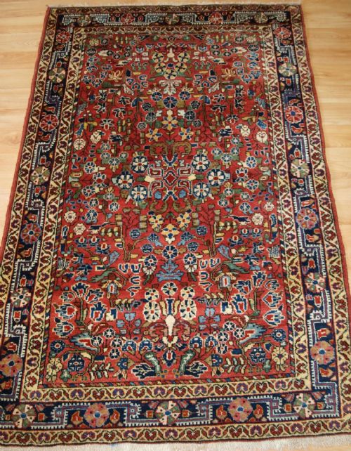 Antique Sarouk Rug of Small Size with Traditional Design, Circa 1920
