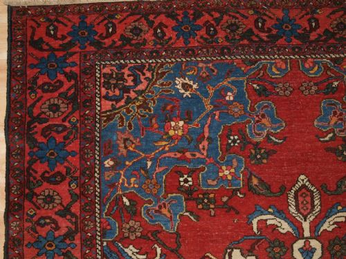 fig 1. ANTIQUE PERSIAN TAFRESH VILLAGE RUG OF TRADITIONAL DESIGN, CIRCA 1920