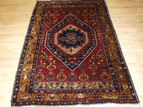 Old Turkish Anatolian Yahyali Rug, Classic Design and Great Colour, Circa 1920.