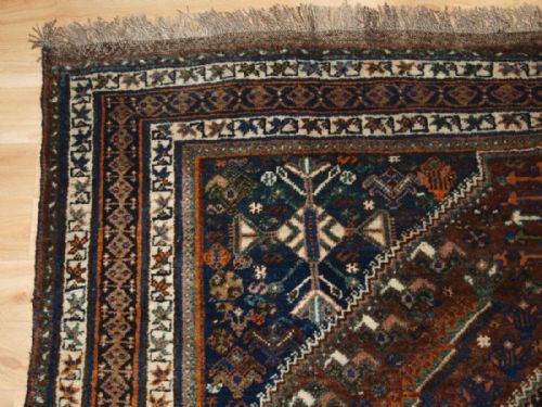 fig 1. OLD SOUTH WEST PERSIAN SHIRAZ REGION RUG WITH TRIBAL DESIGN, GREAT CONDITION, CIRCA 1920.