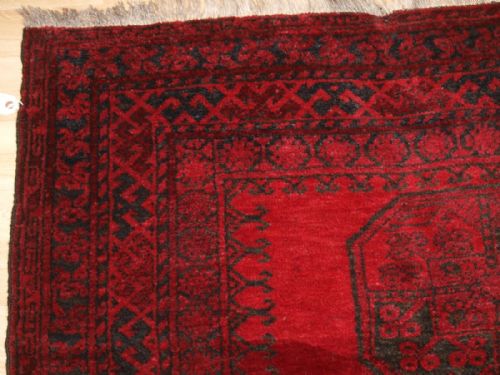 OLD AFGHAN VILLAGE RUG LARGE GUL DESIGN SOFT RED GREAT CONDITION CIRCA 1920 - ADDITIONAL PHOTO 1
