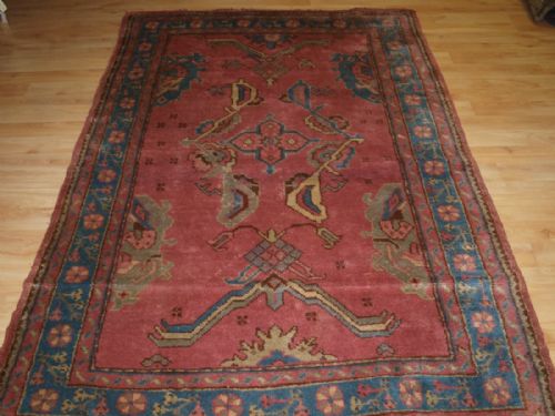Old Turkish Oushak Rug with Soft Pastel Colours, Very Soft Wool, Circa 1920.