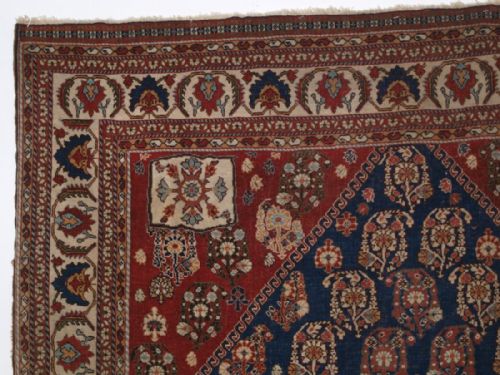 fig 1. ANTIQUE PERSIAN TRIBAL QASHQAI KASHKULI RUG, TRIBAL WEAVING OF THE HIGHEST QUALITY, CIRCA 1880.