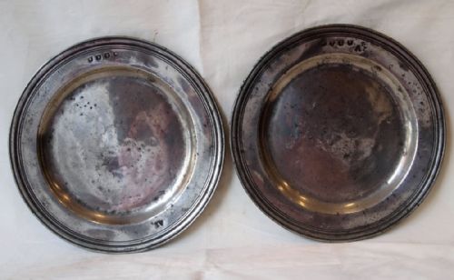 Superb Pair Antique English Pewter Muliple Reeded Plates, 8.85 in Dia,  
William Greenbanck II of Worcester Circa 1695 / 1700.