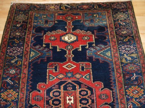 fig 2. OLD PERSIAN GHARAGHAN VILLAGE RUG, HAMADAN REGION, SUPERB COLOUR AND GREAT CONDITION, CIRCA 1920.