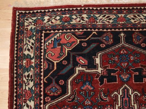 fig 1. OLD PERSIAN BIJAR RUG OF FINE WEAVE, TRADITIONAL DESIGN & SMALL SIZE, CIRCA 1920.
