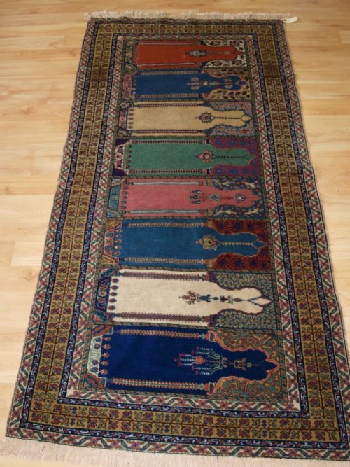 Old Turkish Kayseri Prayer Rug in Saf Design, Circa 1920/30