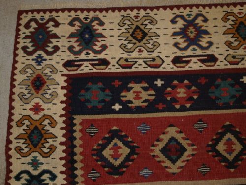 fig 1. OLD TURKISH SARKOY KILIM RUG, IVORY BORDER, BANDED DESIGN, CIRCA 1920.