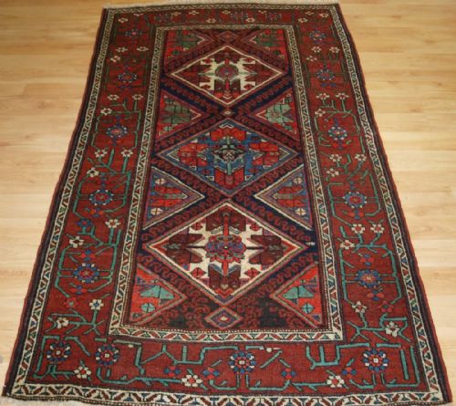Antique Persian Village Rug, Greater Hamadan Region, Beautiful Border Design, Circa 1900/20.