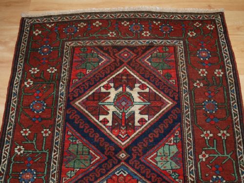 fig 1. ANTIQUE PERSIAN VILLAGE RUG, GREATER HAMADAN REGION, BEAUTIFUL BORDER DESIGN, CIRCA 1900/20.