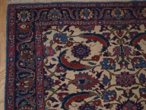 fig 1. ANTIQUE TURKISH KAYSERI RUG WITH A LARGE SCALE HERATI DESIGN, CIRCA 1900/20.