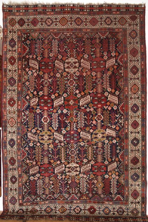 Antique Shekarlu Qashqai Rug, Classic Design, Excellent Condition, Circa 1900.