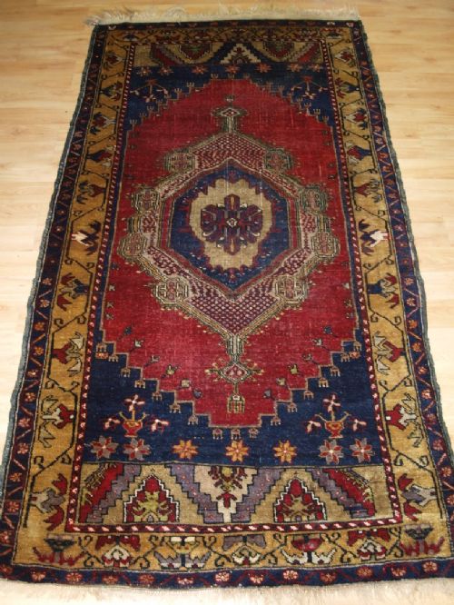 Antique Turkish Anatolian Yahyali Rug, Classic Village Design and Great Colour, Circa 1900.
