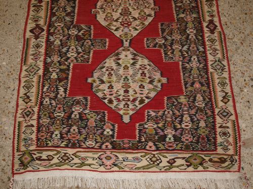 OLD SENNEH KILIM RUNNER LINKED MEDALLION DESIGN EXCELLENT CONDITION CIRCA 1920 - ADDITIONAL PHOTO 5