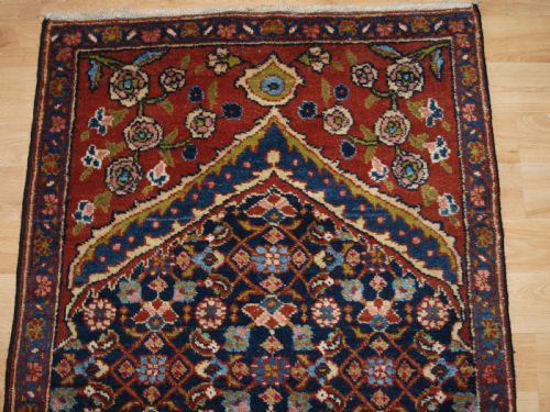 fig 1. OLD NORTH WEST PERSIAN HAMADAN VILLAGE RUG OF SMALL SIZE, CIRCA 1920.