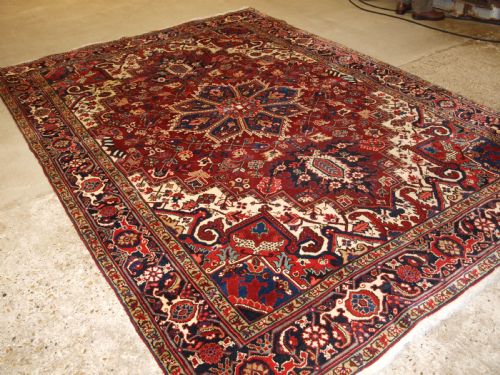 Antique Persian Heriz Carpet with Great Colour, Excellent Condition, Ideal Furnishing Carpet, Circa 1920.