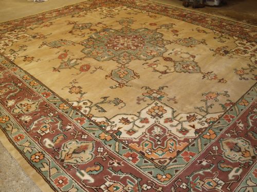 Old Turkish Oushak Design Carpet, Large Size and Soft Colours, Circa 1920.