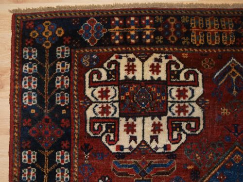 fig 1. ANTIQUE PERSIAN TRIBAL QASHQAI RUG, SUPERB COLOUR AND DESIGN, CIRCA 1900.