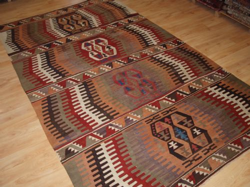 ANTIQUE TURKISH KONYA KILIM WITH STRIKING DESIGN SOFT COLOURS CIRCA 1900 - ADDITIONAL PHOTO 1