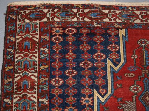 fig 1. ANTIQUE MAZLAHAN VILLAGE RUG OF CLASSIC DESIGN, CIRCA 1900/20.