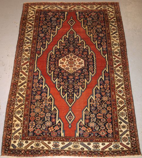 Antique Mazlahan Rug, Traditional Design, Good Colour, Circa 1920.