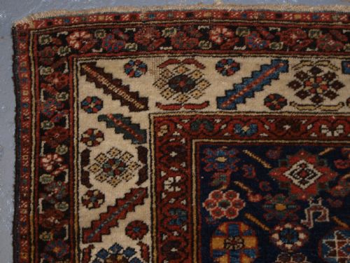 fig 1. ANTIQUE MAZLAHAN RUG, TRADITIONAL DESIGN, GOOD COLOUR, CIRCA 1920.