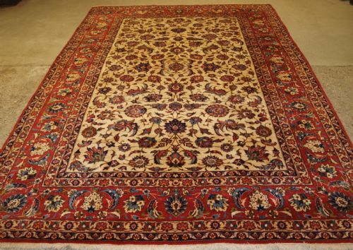 fig 1. OLD ISFAHAN CARPET, FINE WEAVE WITH TRADITIONAL DESIGN, CIRCA 1920/30.