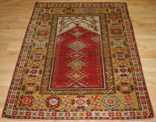 Antique Turkish Milas Prayer Rug, Traditional Design, Circa 1920.