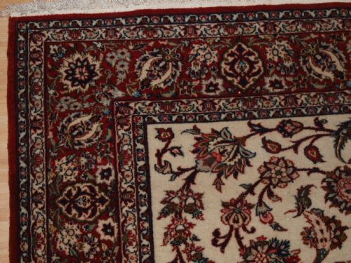 fig 1. ANTIQUE ISFAHAN RUG, FINE WEAVE AND TRADITIONAL DESIGN, CIRCA 1920.