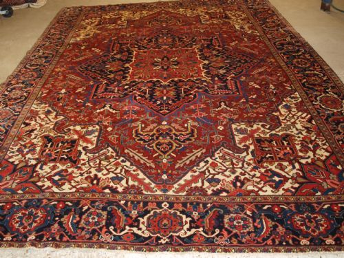 ANTIQUE HERIZ CARPET OF GOOD ROOM SIZE MEDALLION DESIGN CIRCA 1920 - ADDITIONAL PHOTO 10