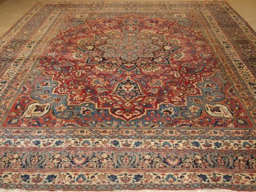 fig 1. ANTIQUE PERSIAN BIRJAND CARPET WITH SUPERB COLOUR, GREAT FURNISHING CARPET, CIRCA 1900.