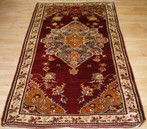 ANTIQUE TURKISH RUG FROM AVANOS IN CAPPADOCIA VERY SOFT WOOL CIRCA 190020