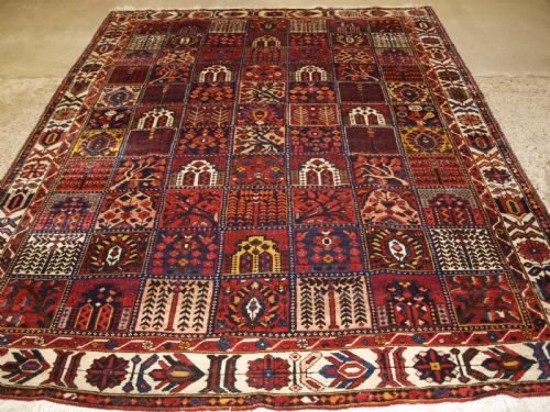 Antique Bakhtiari Carpet of Garden Design, Circa 1900/20.