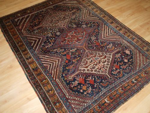 ANTIQUE KHAMSEH TRIBAL RUG PECKING CHICKENS CIRCA 1890 - ADDITIONAL PHOTO 1